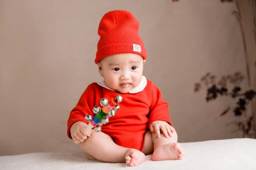 桂林宝宝几个月戴银手镯好 桂林宝宝几个月戴银手镯好