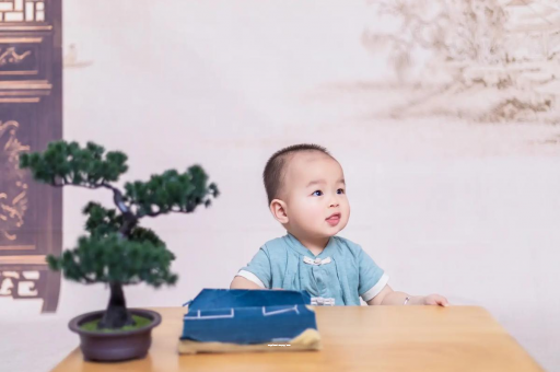 桂林满月宝宝放屁臭